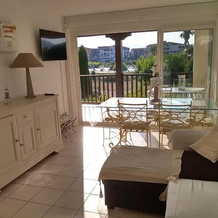 Дом отдыха Golfe De Saint-tropez A 50 M De La *